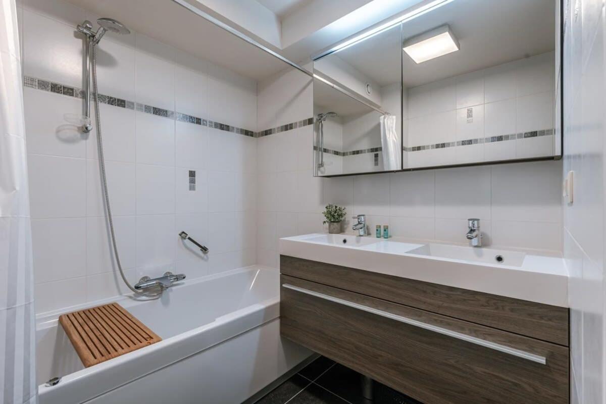 Huswell - Bright Apartment With Parking Near The Beach ブレーデネ エクステリア 写真